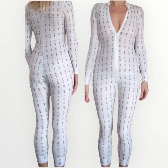 NO BRA CLUB Kitten Monogram Black White Jumpsuit Bodysuit Zip Up Pajama Sz. S - Picture 4 of 7